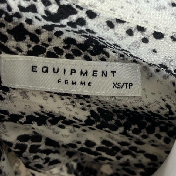 Equipment Femme Snakeskin Silk Button Down Career Blouse Sz XS Long Sleeves - Picture 5 of 8